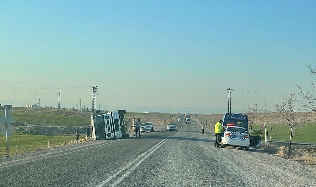 Direksiyon hakimiyetini kaybeden sürücü kaza yaptı