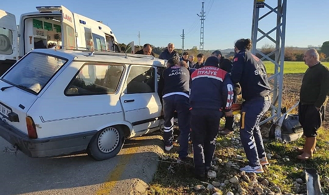 Elektrik direğine çarpan araç sürücüsü hayatını kaybetti