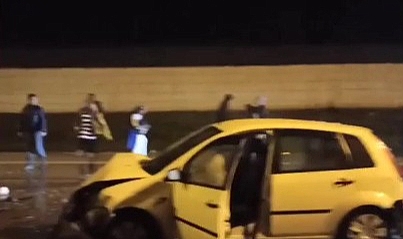 İki araç çarpıştı 5 kişi yaralandı