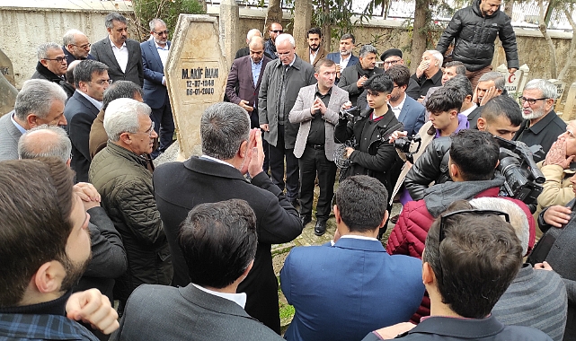 "Kudüs Şairi" Mehmet Akif İnan kabri başında anıldı