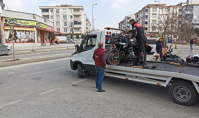 Motosikletin devrilmesi sonucu 2 yunus polisi yaralandı