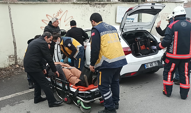 Otomobil duvara çarptı 1 yaralı