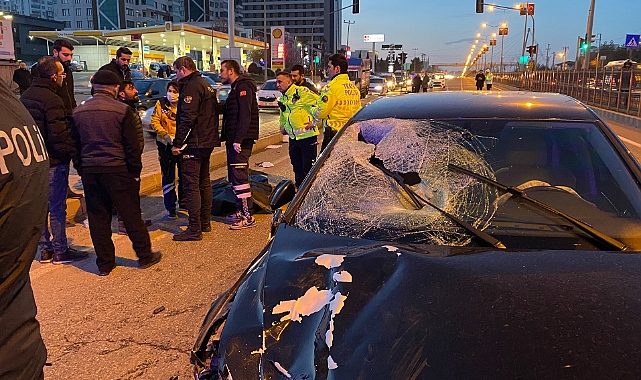 Otomobil ile çarpışan motorlu kurye hayatını kaybetti