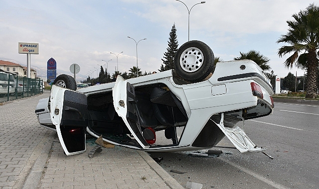 Otomobil takla attı 3 kişi yaralandı