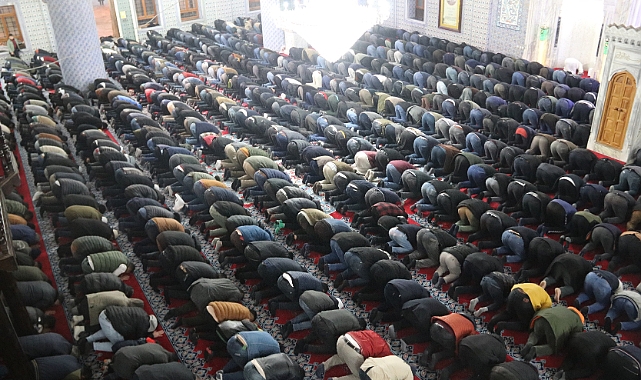 Peygamberler Şehrinde Regaip Kandili coşkusu
