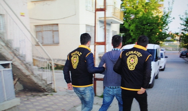 Silahla yağma suçundan aranan 3 zanlı yakalandı