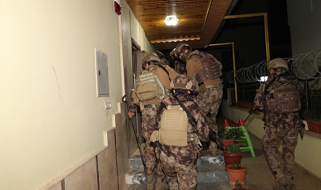 Tarsus'ta dolandırıcılık operasyonu: 24 gözaltı