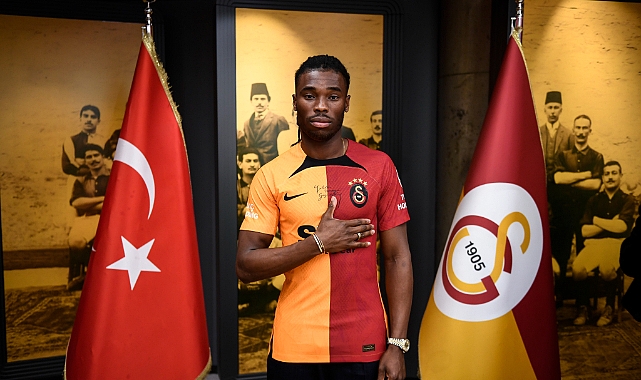 Adekugbe: "Türkiye'nin en büyük kulübüne geldim"