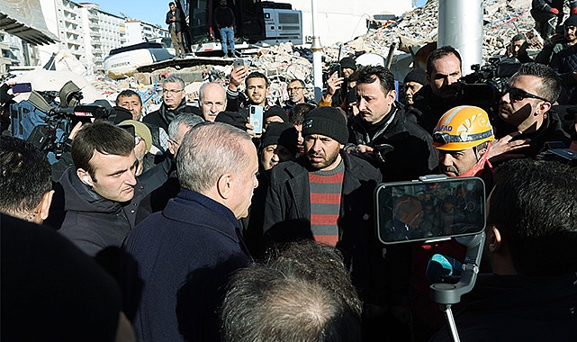 Cumhurbaşkanı Erdoğan Pazarcık'ta incelemelerde bulundu
