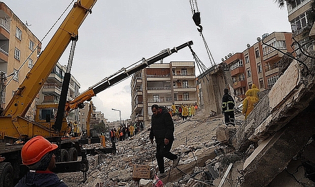 Depremde 44 bin 374 vatandaşımız hayatını kaybetti