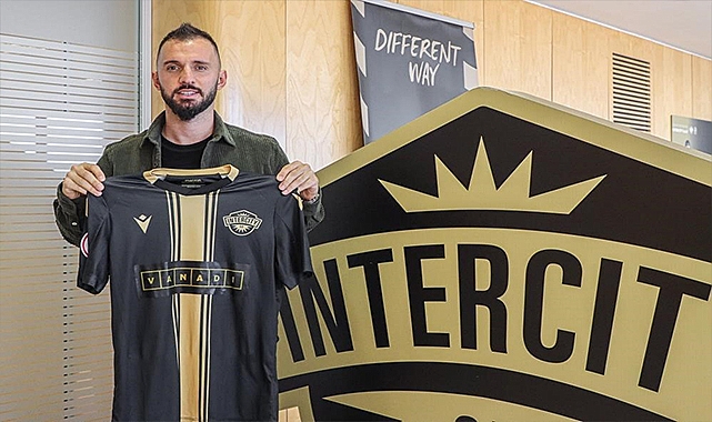 Emre Çolak’ın futbolu bırakması 1 gün sürdü