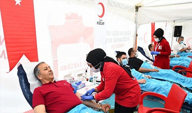 “Kan bağışı öncesinde aşırı yemek yemeyin”