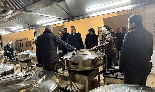 Meslek liseleri depremzedeler için ekmek üretiyor