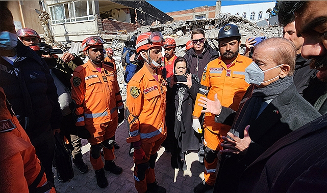 Pakistan Başbakanı Şerif " Biz sizin emrindeyiz"