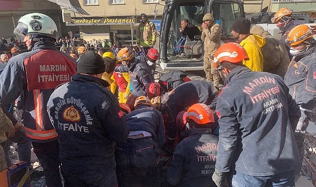 Şanlıurfa'da baba oğul kurtarıldı