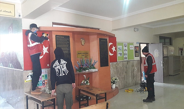 Urfa'da depremde hasar gören okullar eğitime hazırlanıyor