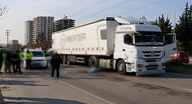 Yolun karşısına geçmeye çalışan kişiye tır çarptı