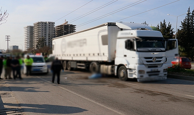 Yolun karşısına geçmeye çalışan kişiye tır çarptı