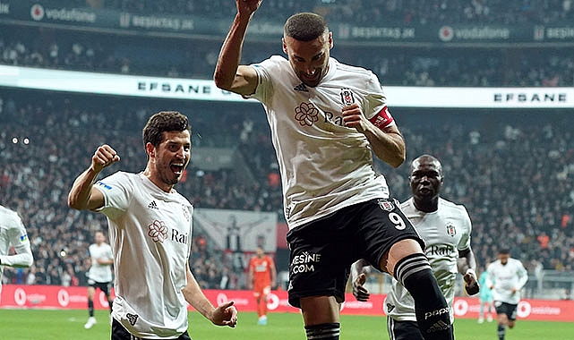 Cenk Tosun, Fenerbahçe’ye ilk golünü atmanın peşinde