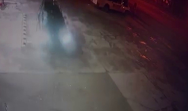 Direksiyon hakimiyetini kaybeden sürücü benzinliğe daldı