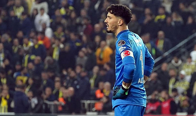 Fenerbahçe, Altay Bayındır'ın sözleşmesini 4 yıl uzattı
