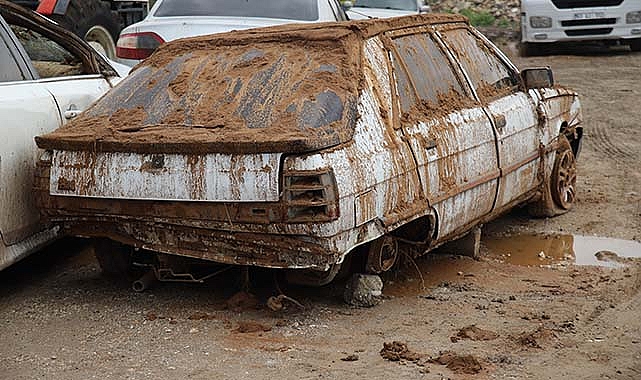 Otomobili tanınmaz hale geldi
