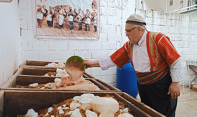 Ramazanın vazgeçilmez içeceği meyan şerbeti mesaisi başladı