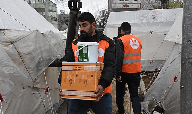 Siverekli gönüllüler depremzedeleri Ramazan'da yalnız bırakmadı