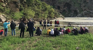 17 yaşındaki genç Çay'da boğuldu