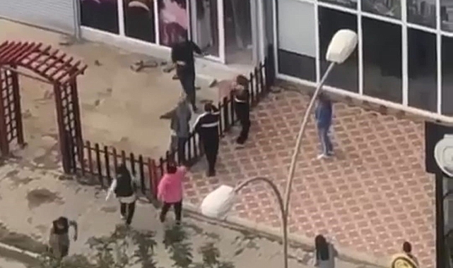 Adana'da kadın kuaförler birbirlerine saldırdı