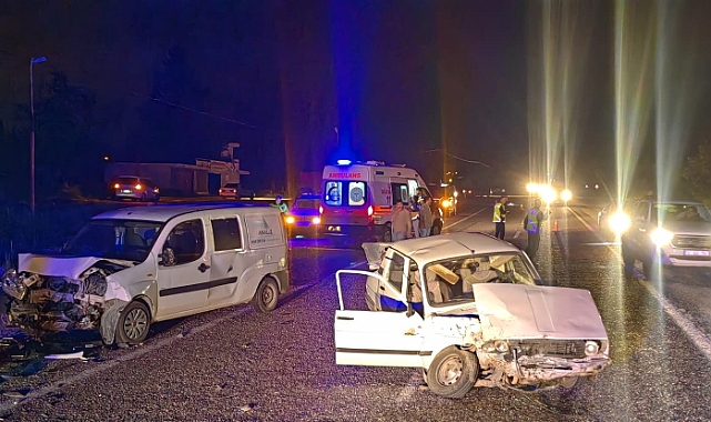 Adıyaman'da iki otomobil çarpıştı: 3 yaralı