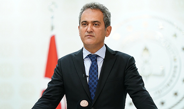 Bakan Özer: Dersliklere kurulan etkileşimli tahta sayısı artacak