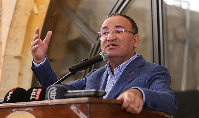 Bakanı Bozdağ, esnaf ile birlikte yemekte buluştu