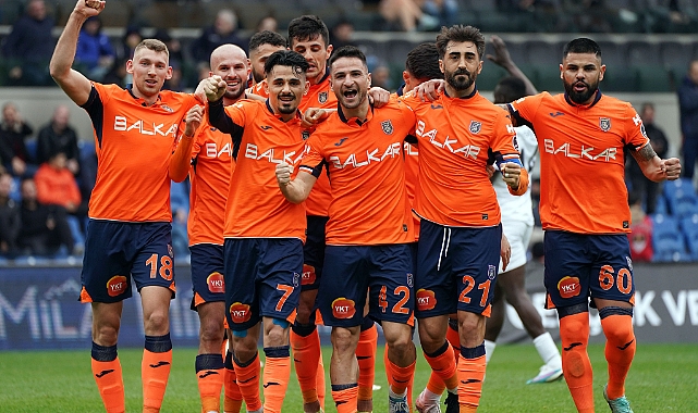 Başakşehir, 5 maç sonunda galibiyetle tanıştı