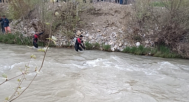 Çaya düşen 8 yaşındaki kız hayatını kaybetti