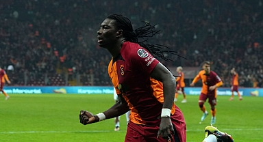 Galatasaray'da Gomis sorunu tatlıya bağlandı