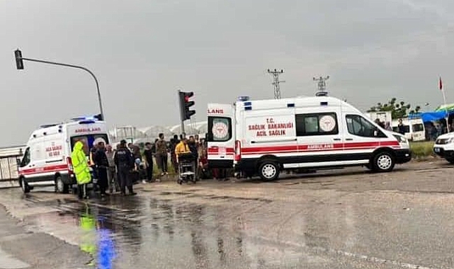 İşçileri taşıyan minibüs devrildi! 9 yaralı