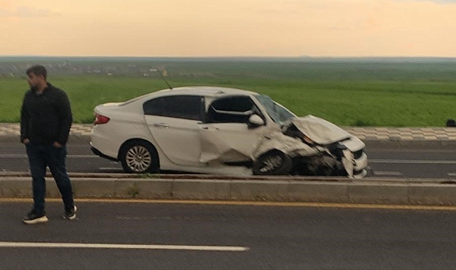Minibüs ile otomobilin çarpıştı! 4 yaralı