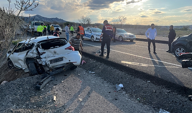 Ürgüp karayolunda trafik kazası: 4 yaralı