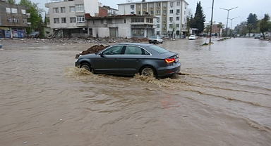 Yıkıcı depremin vurduğu Adıyaman'da şiddetli yağış