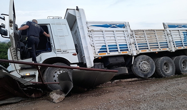 Adana'da kamyon sürücüsü ölü bulundu