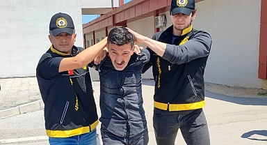 Adana'da ölmüş akrabasına küfreden şahsı öldürdü