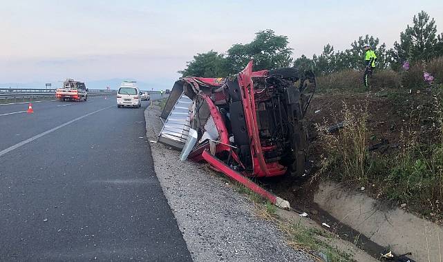 Tır, otobüsle kafa kafaya çarpıştı: 2 ölü, 6’sı ağır 20 yaralı