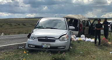 Trafik kazası: 3'ü çocuk 12 yaralı