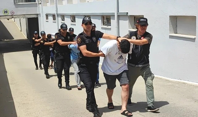 Uyuşturucu sattığı öne sürülen 5 zanlı tutuklandı