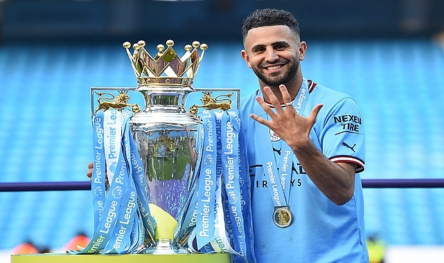 Al-Ahli, Riyad Mahrez ile 4 yıllık sözleşme imzaladı