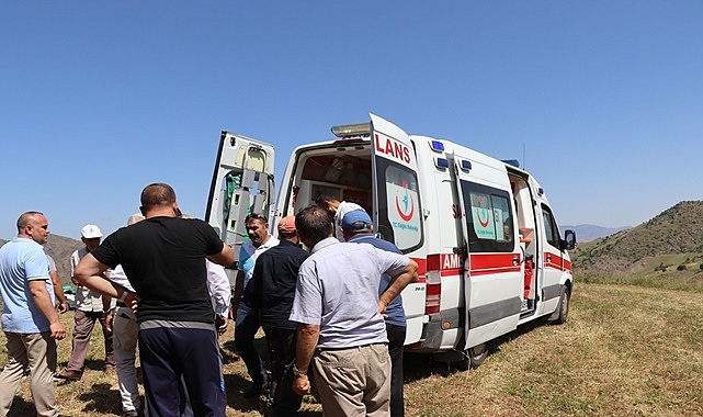 Erzurum'da tarlada traktör devrildi: 1 ölü
