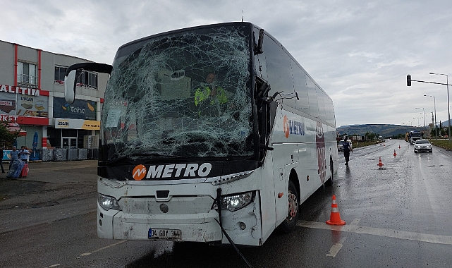 Yolcu otobüsü düğüne gidenleri taşıyan otobüse arkadan çarptı: 6 yaralı