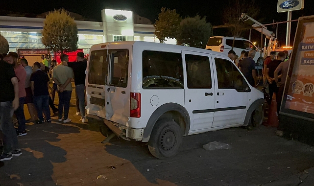 Batman'da sivil polis aracına otomobil çarptı: 5 yaralı