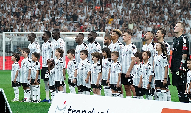 Beşiktaş, Dinamo Kiev maçları için UEFA'ya kadro bildirdi